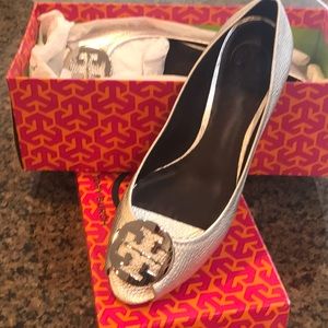 Size 8 new in box Tory Burch silver metallic flats